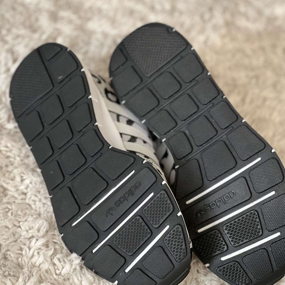 SWIFT RUN Women’s ADIDAS - Picture 4 of 5